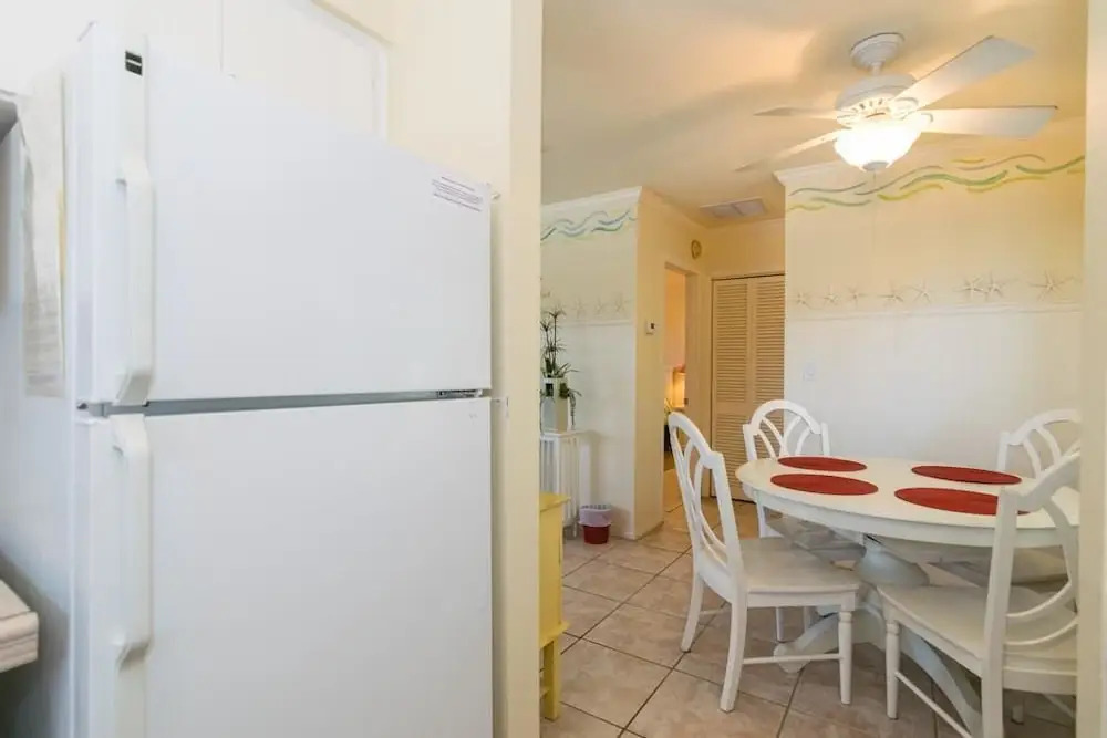AM Beach Place Unit 6
