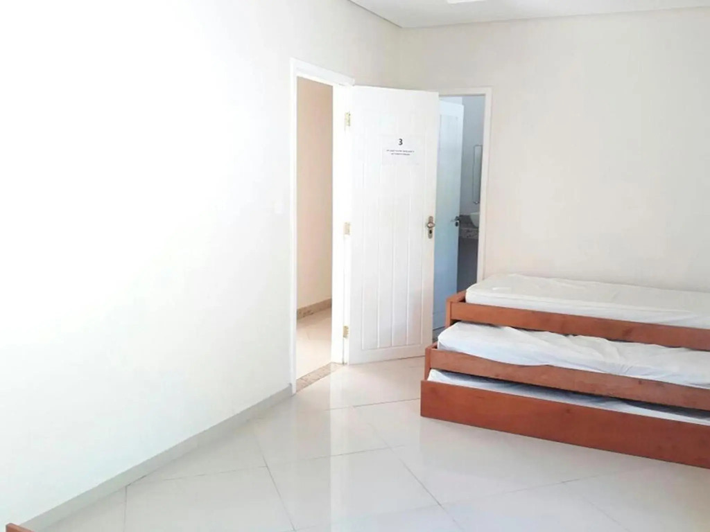 Casa Paraná com 8 quartos acomoda até 40 pessoas