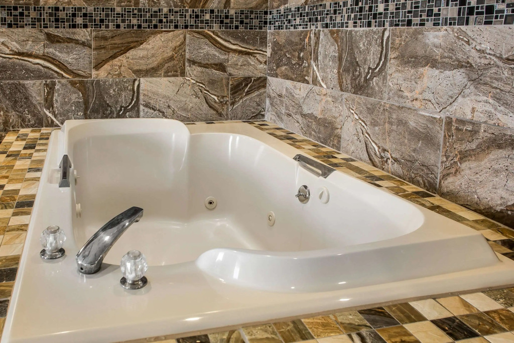 Quality Inn & Suites West Bend