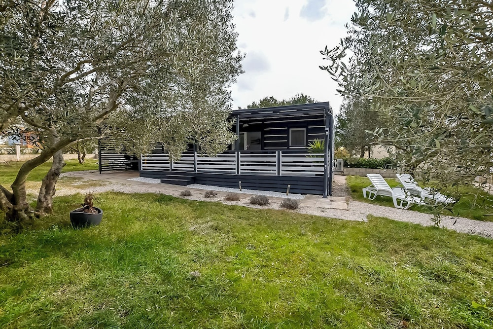 Mobile home Pen Shell