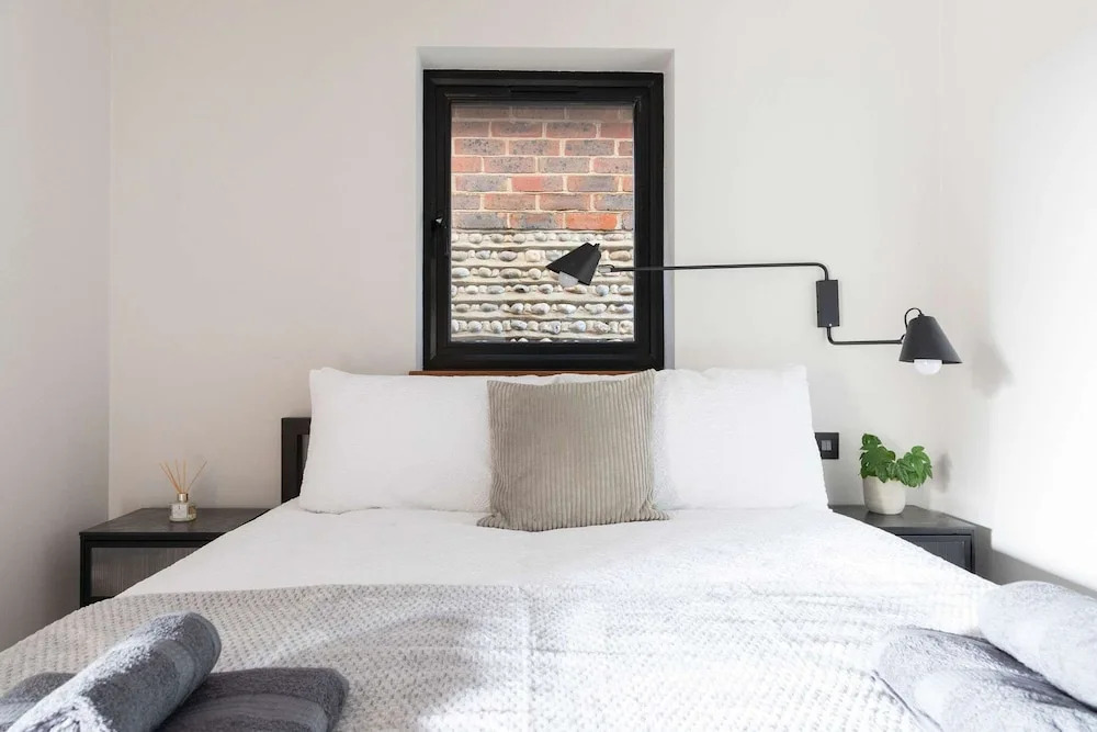 Modern 2-bed Cabin Near West Wittering Beach