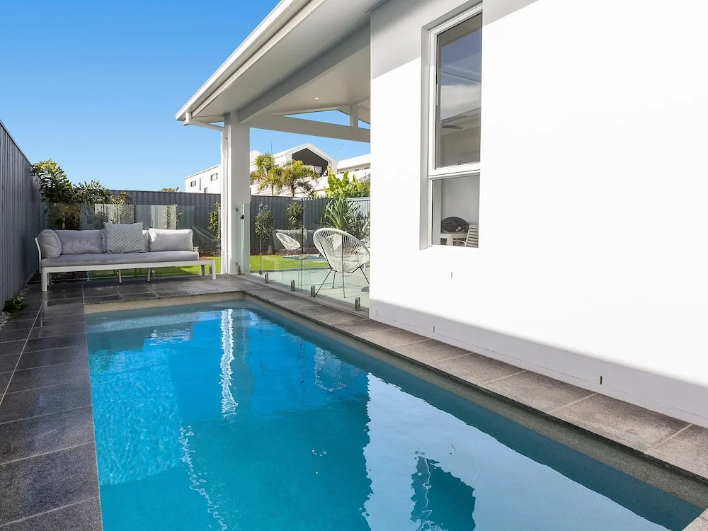 Elegant Beach House On Nautilus