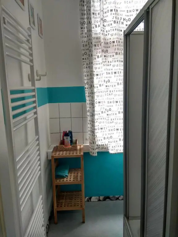 Youth Hostel 37
