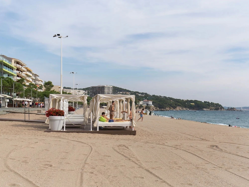 Spacious Apartment in Platja Daro With Terrace