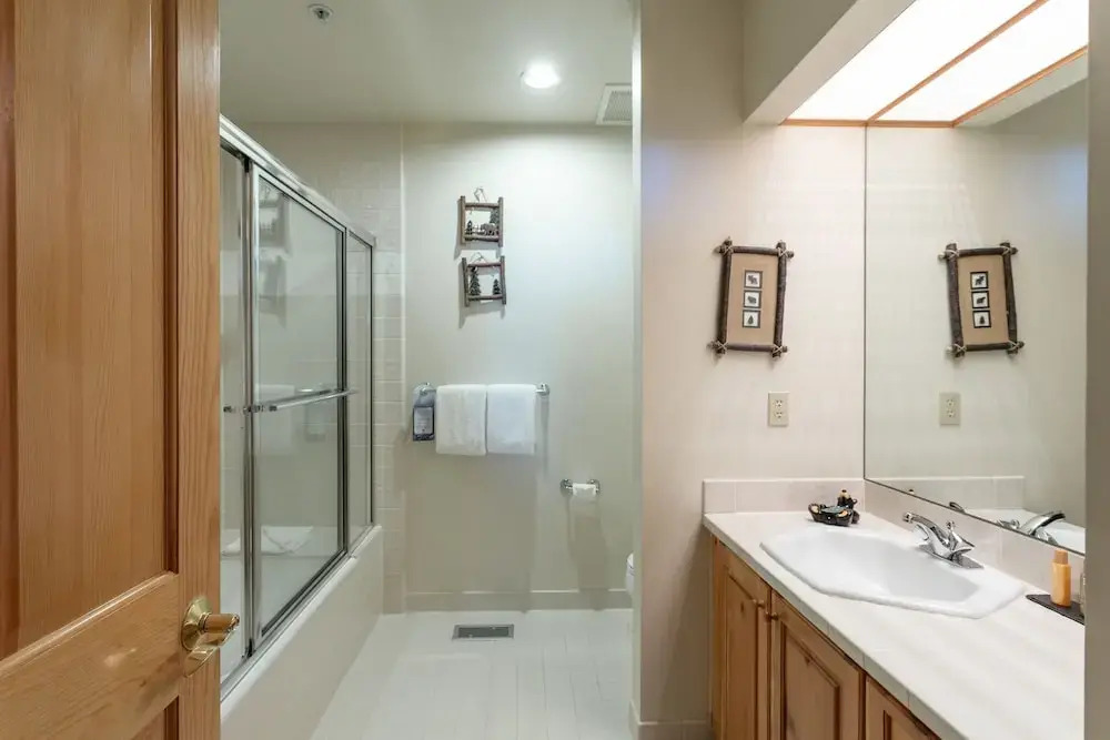 Trail's End Lodge 4 Bedroom Condo #17 with Spa by Deer Valley Resort