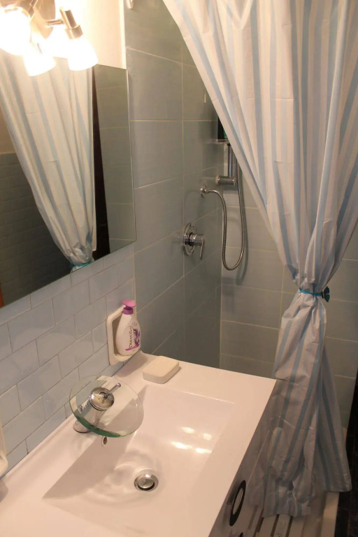 Appartamento Lella con meravigliosa vista vicino alle Terme zona Bagni con wi-fi,ascensore e area parcheggio