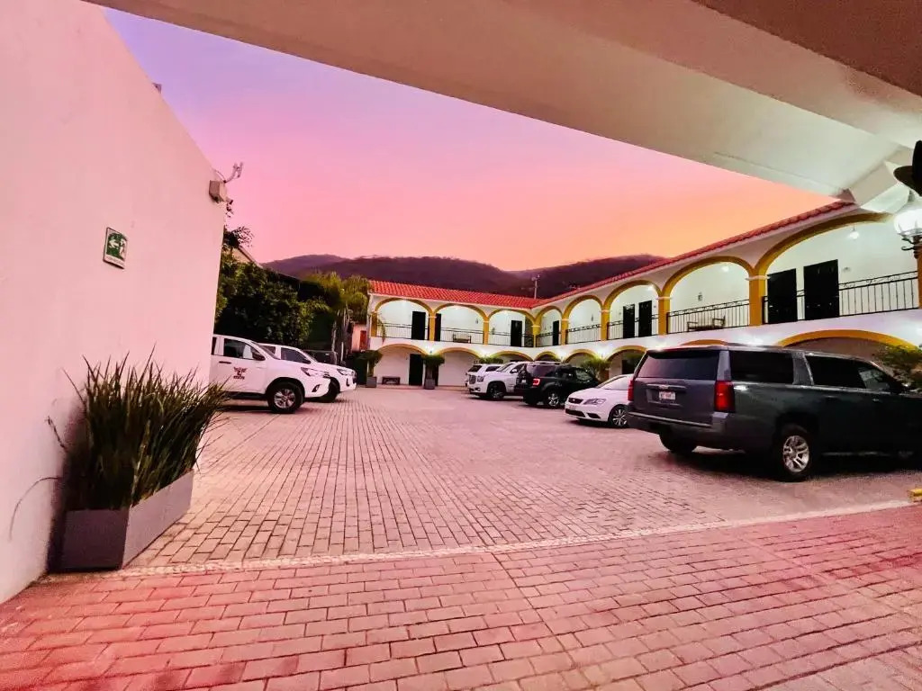 Casa Blanca Hotel