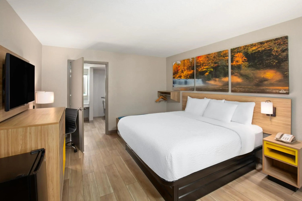 Days Inn by Wyndham Helen