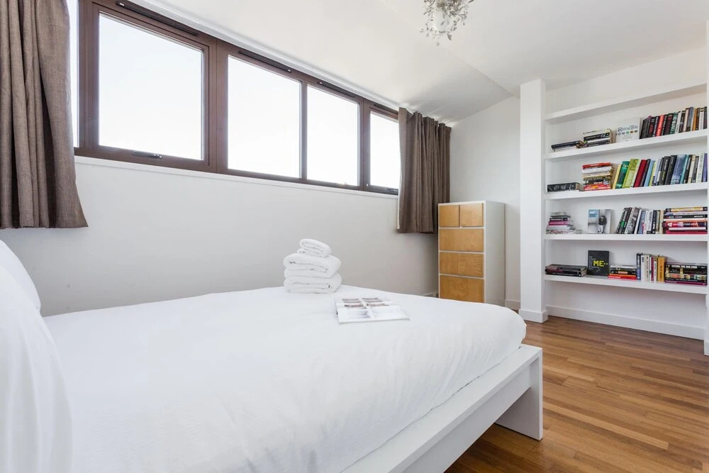 2 Bedroom Split Level Flat In The Heart Of Camden