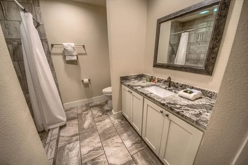 Cw Chb216 Club Paradise 4 Bedroom Condo by RedAwning