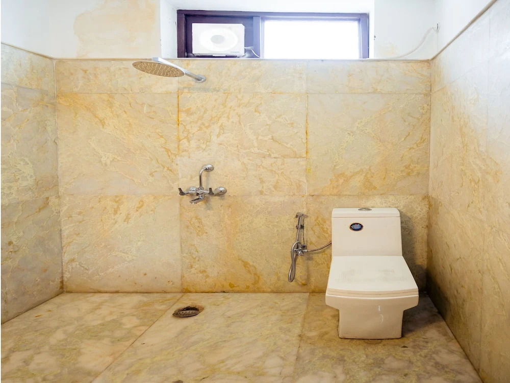 OYO Home 15236 Valley View Studio