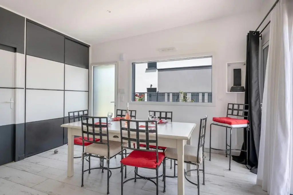 Maison moderne pour 4 personnes a Saint-Gildas-de-Rhuys