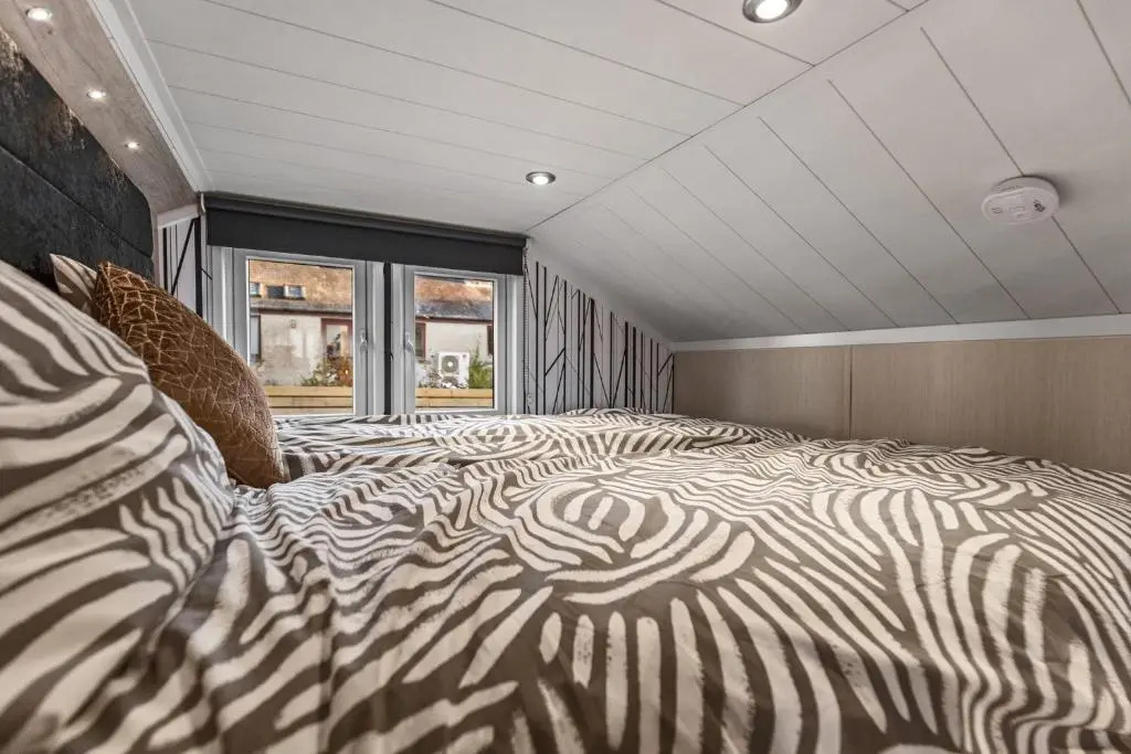 The Escape Luxury Pod Close To Beach