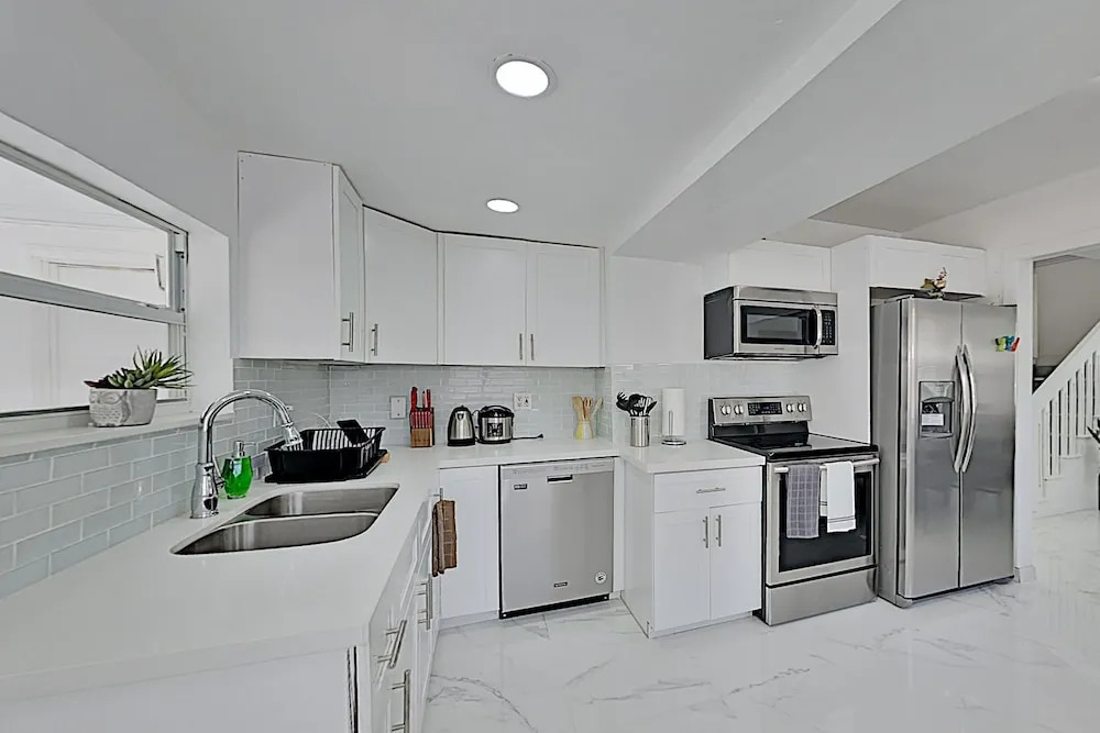 Stylish Getaway W/ New Interior & Private Hot Tub 4 Bedroom Home