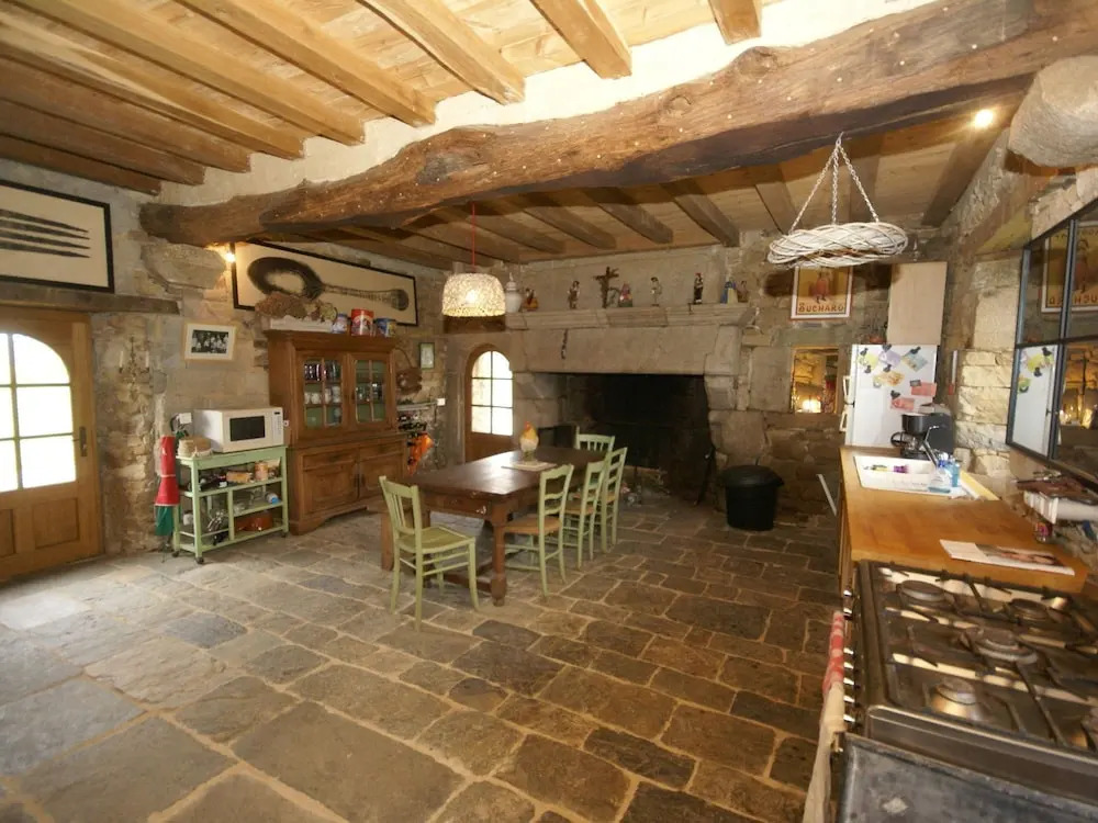 Authentic 17th Century Home With Vast Garden, 4km From the Beach