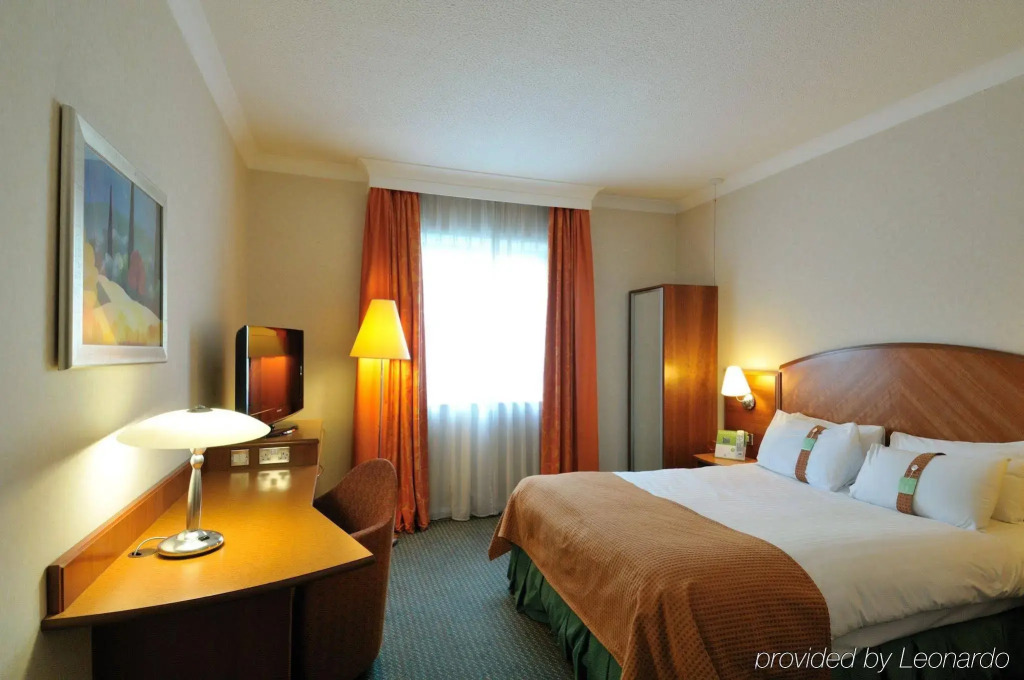 DoubleTree by Hilton Woking