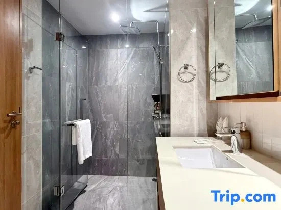 100m to  the beach Laguna Beachside Residences 3BR