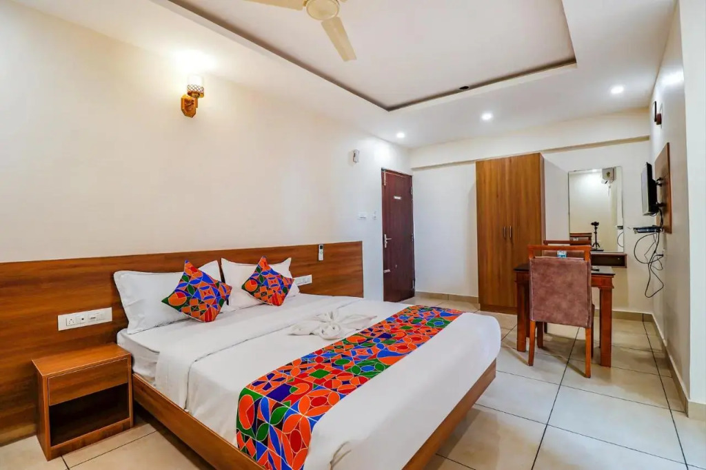 FabHotel Green Park Residency