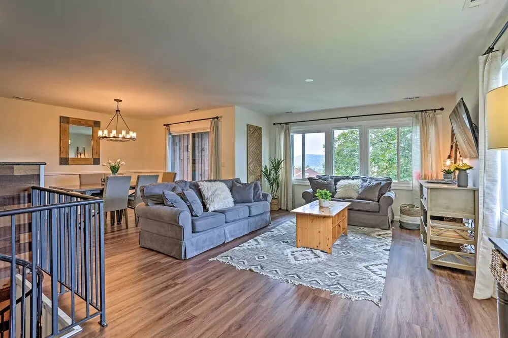 Vernon Condo w/ Deck, Near Appalachian Trail!