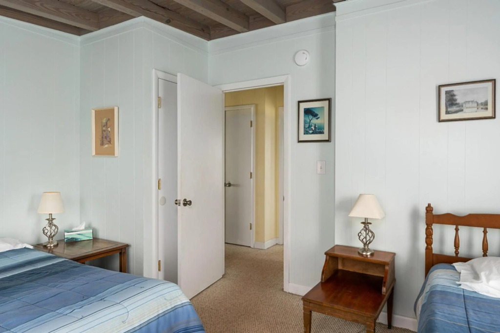 Admirals Quarters by Oak Island Accommodations