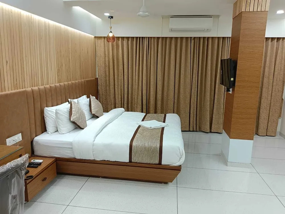 Tulsi Hotel