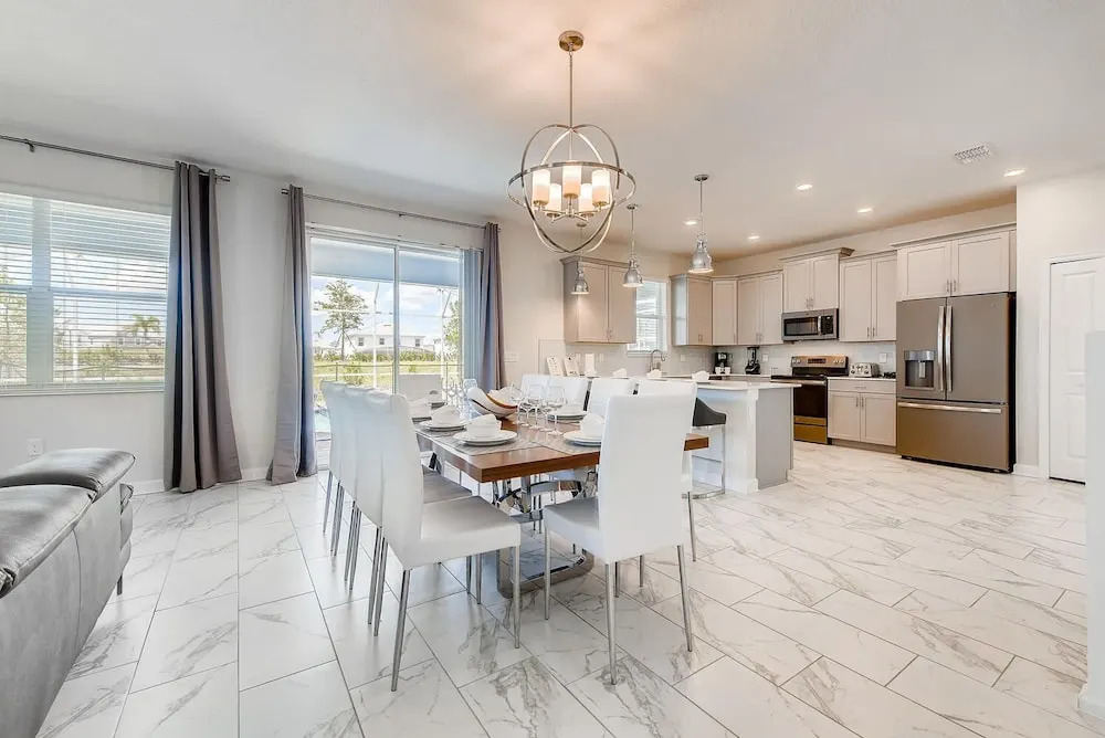 1596 MC - Enchanted 6BR Villa: Pool Magic for 14
