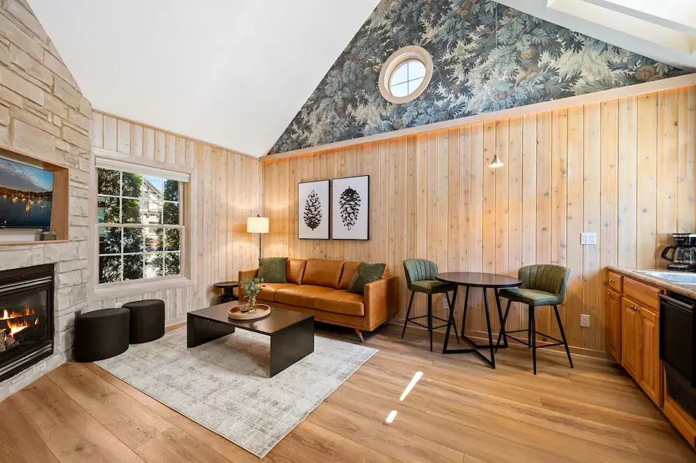 Spruce & Shore Motel