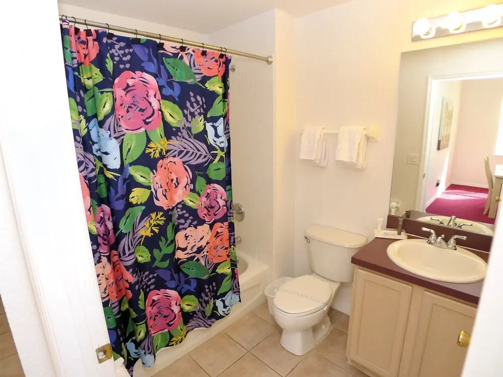 4 BED Pool Home ON Golf Community