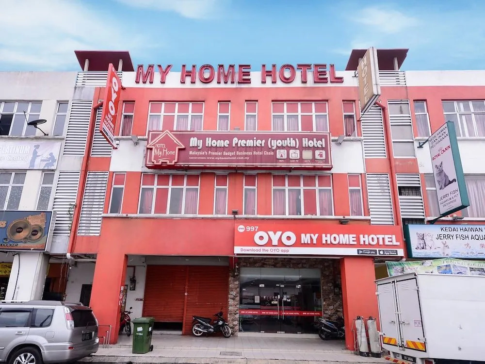 Swing & Pillows - My Home Hotel Wangsa Maju