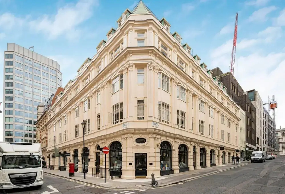 Luxury 3BR Mayfair Apartment Near Green Park