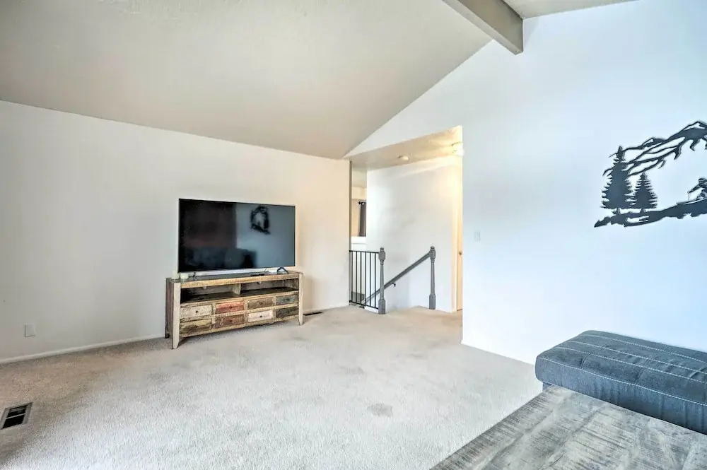 Millcreek Home w/ Mtn View < 8 Mi to Slc!