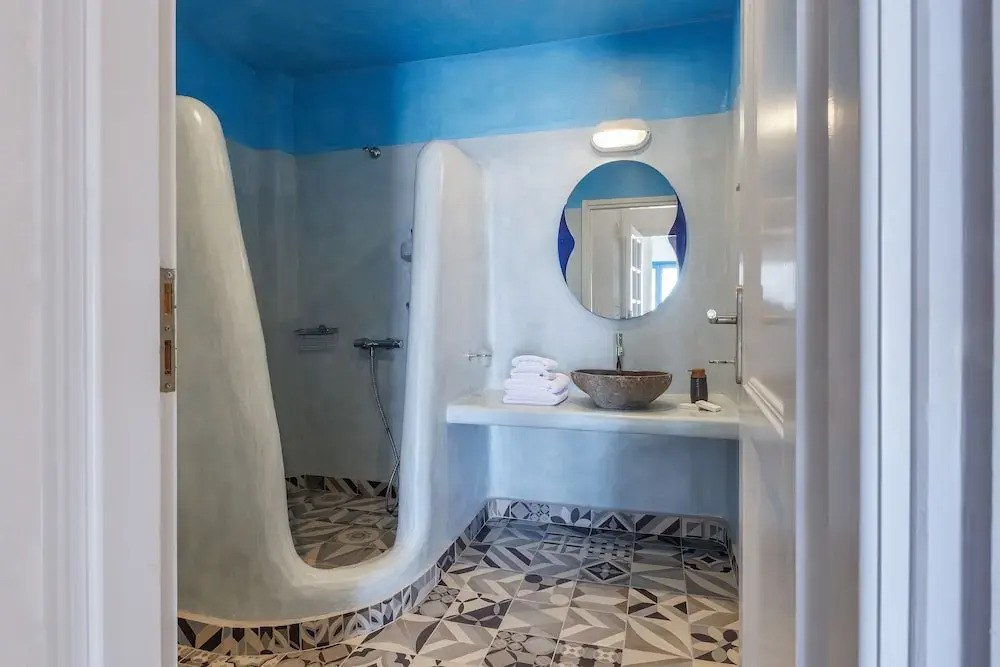 Villa - Sleeps 5 - Private Heated Pool-parking