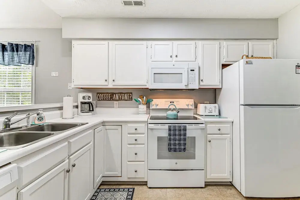 Pool Access & Golf View: Myrtle Beach Retreat!