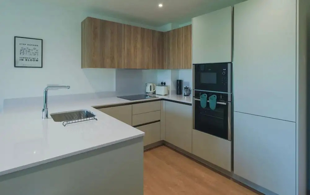 Luxury Manchester Apartment - Blue