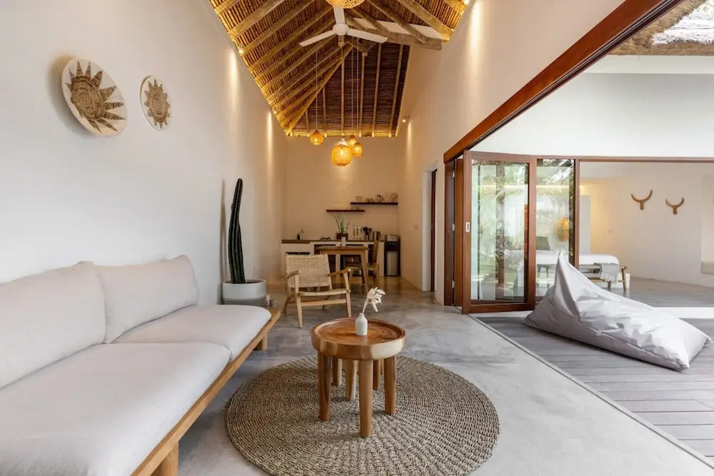 Villa Lumahi Dua - Luxury 1BR Private Villa with Pool, Walking distance to Seseh Beach