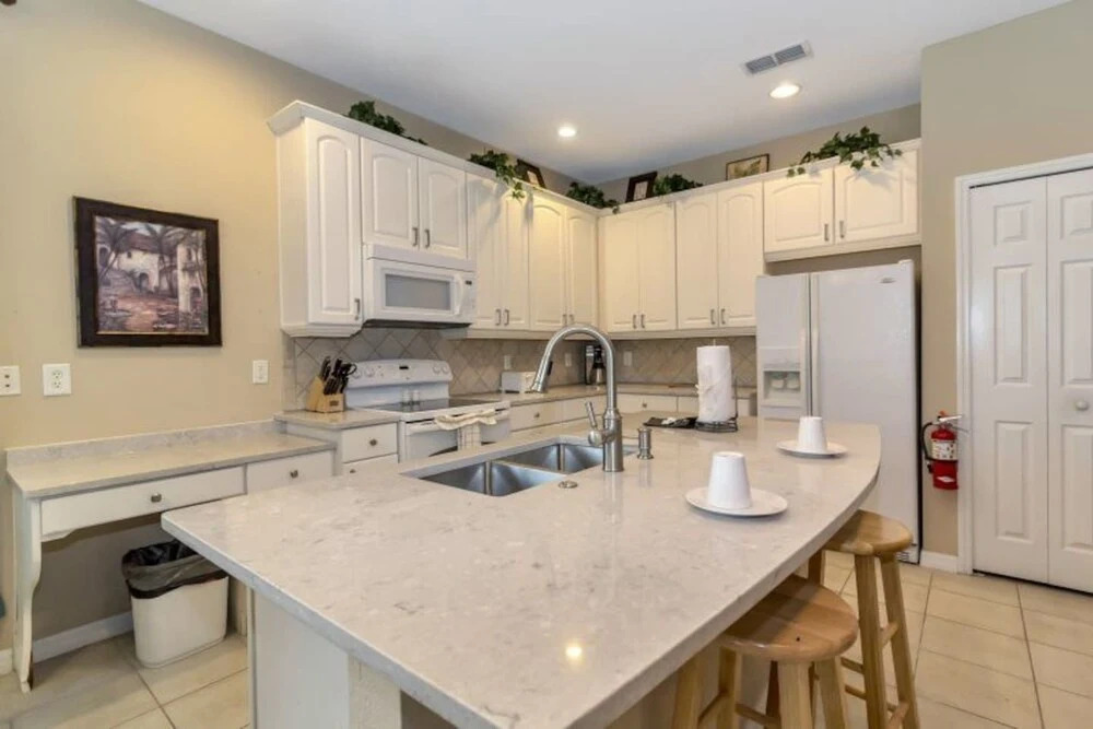 Watersong - Luxurious 5bd/4.5ba Pool Home #5wr510