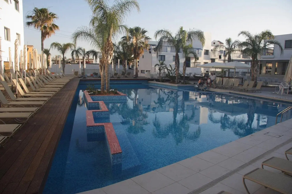 Tsokkos Holiday Hotel Apartments
