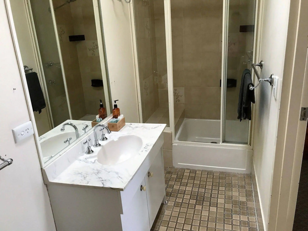 Cooks Endeavour Motor Inn - Near beach & Gold Coast Airport