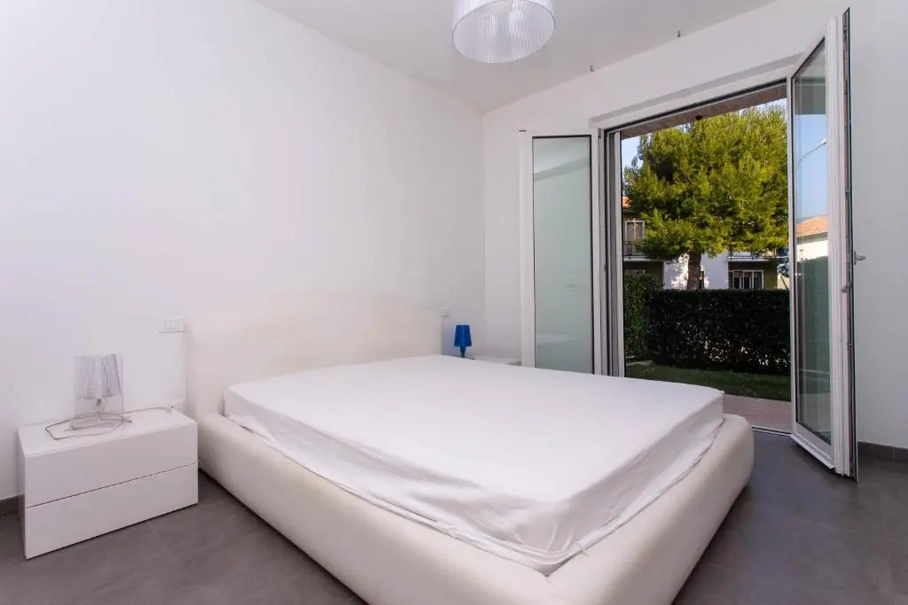 S18 - Sirolo, Nuovissimo Trilocale in Pietra Con Giardino Dx