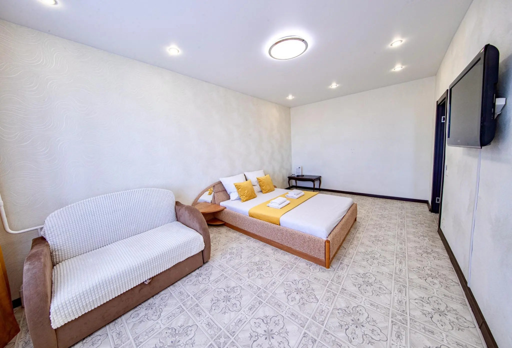 Apartment Four Seasons md. Mirny 6/3