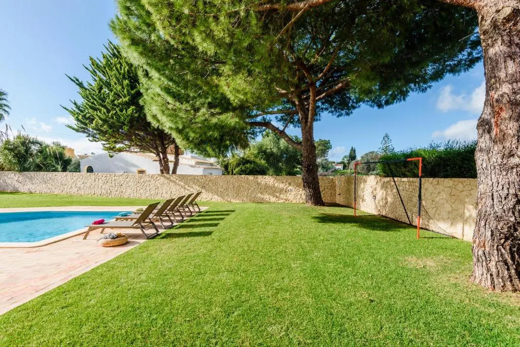 Villa Protea - 5 bedroom, beach, air-con, wifi