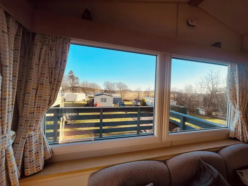 Newton Stewart-sleeps 6-pool-parking-pet Friendly