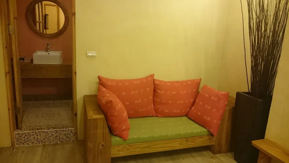 R&H B&B