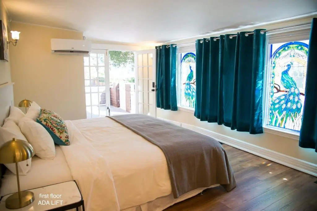 Cedar Gables Inn