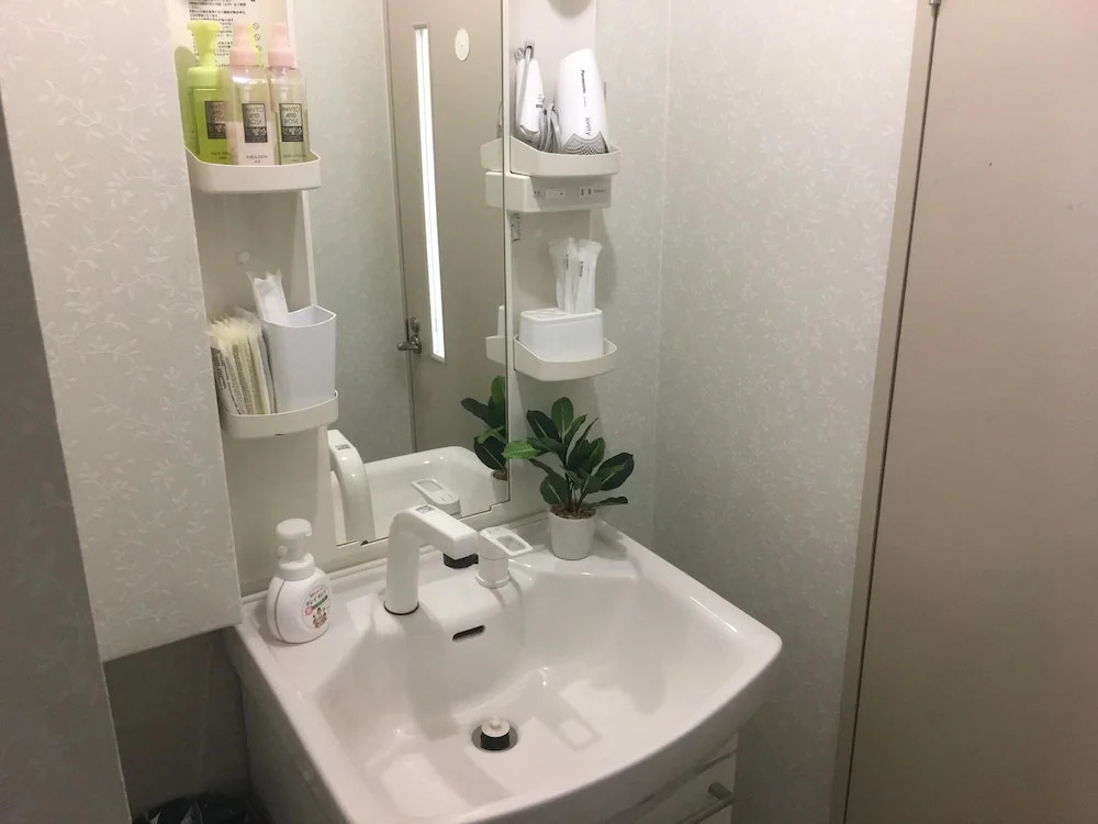 Sakura Hotel Tennoji 1