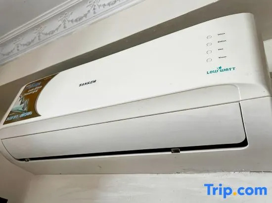Large and Strategic Rasuna Apt 3BR with WiFi &Pool