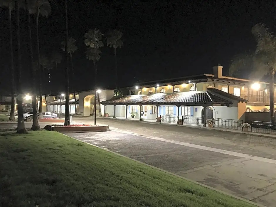 Ramada Oxnard