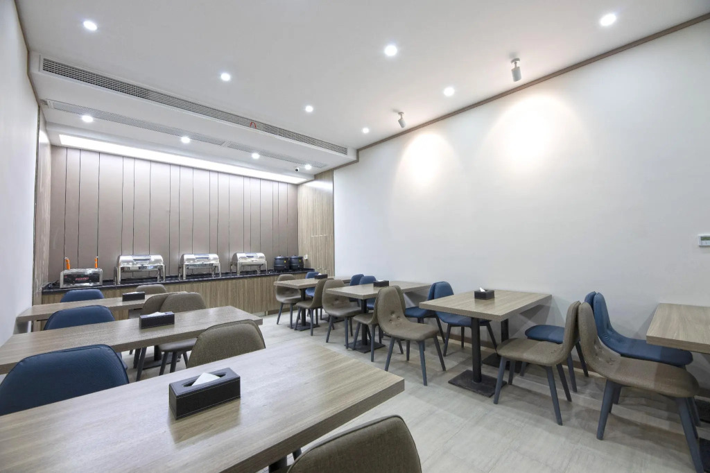 Elan Inn Jingjiang Bus Station
