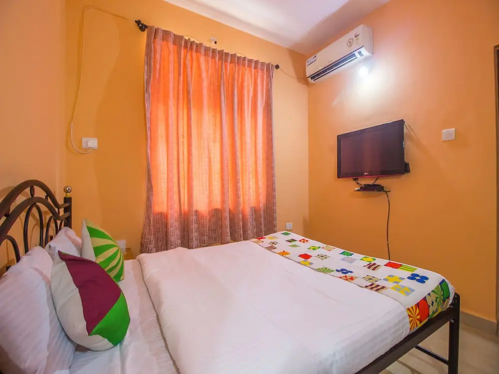 OYO 18327 Home Pool View 1BHK Colva