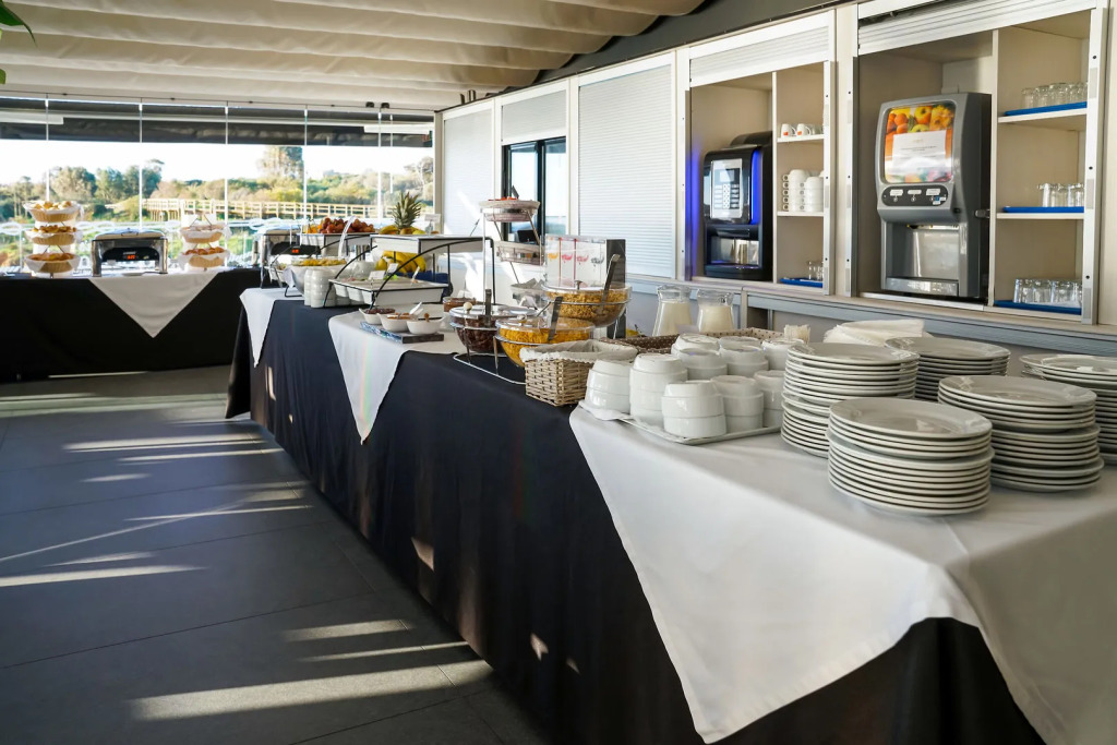 Carvi Beach Hotel